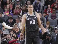 开云kaiyun官网体育 -关于风云突变！萨克拉门托国王转会期战术微调，NBA常规赛版图或重绘，形势明朗，临场指挥获称赞的信息