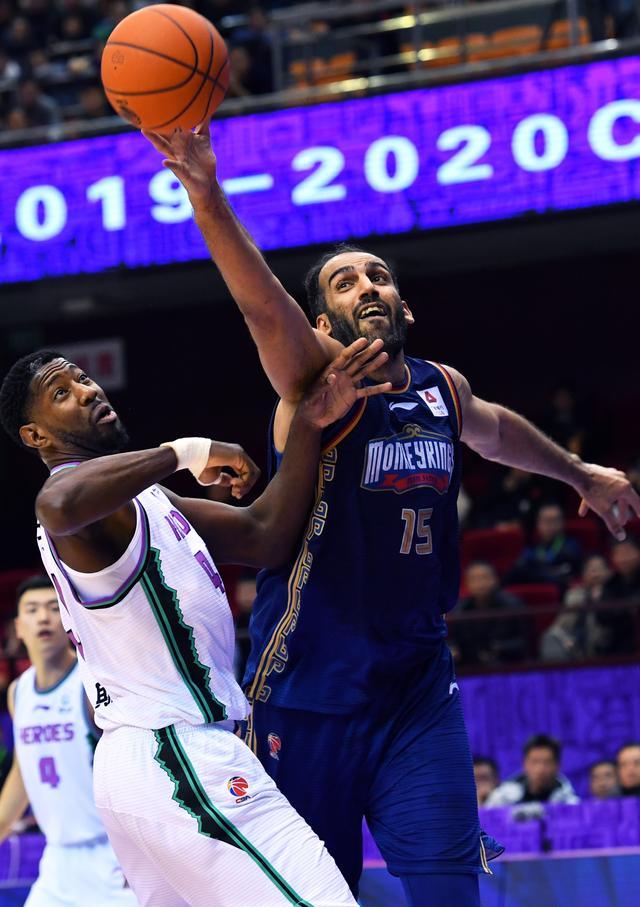 开云kaiyun官网体育 - 山东男篮下一个内线高人 