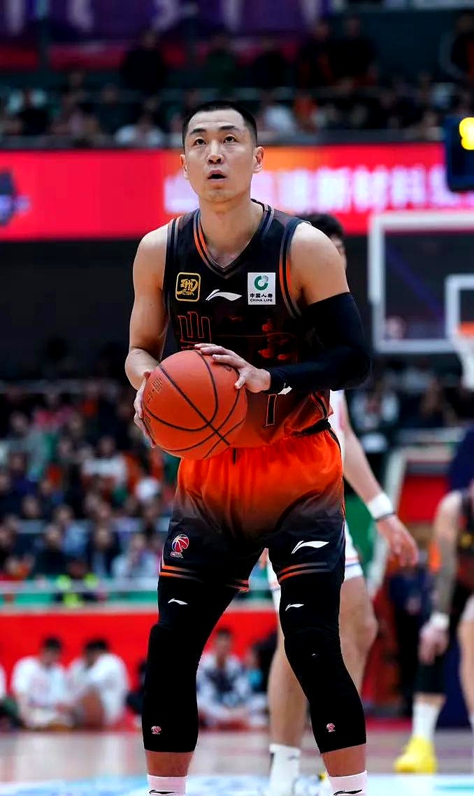 山东男篮下一个内线高人 山东男篮下一个内线高人