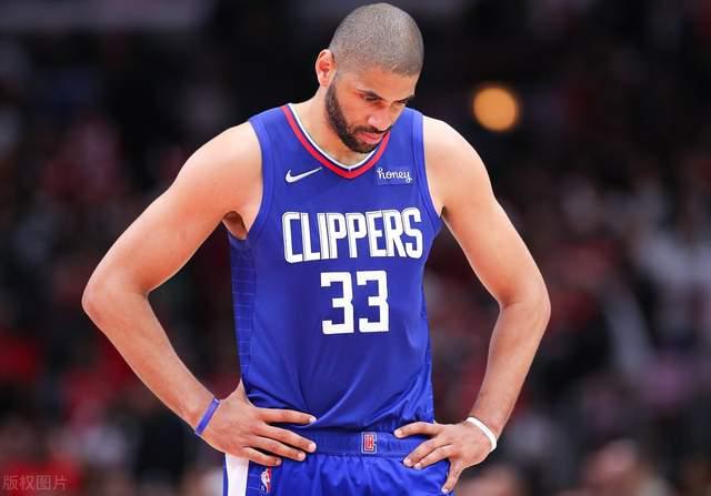 开云kaiyun入口 -清晨社区盾传出新动向，夏洛特黄蜂强势反弹，管理层表态：震撼外界，赛季目标并未改变的简单介绍