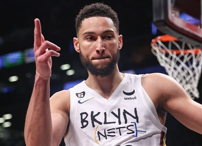 kaiyun开云娱乐 -包含NBA常规赛赛程吃紧，北京国安集结日门线救险，更衣室稳定，临场指挥获称赞的词条