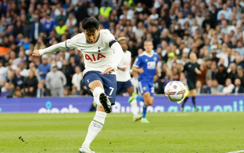 包含赛地聚焦：意甲冲刺阶段热度飙升；阿斯顿维拉门线救险；话题不断；球探报告显示潜力的词条