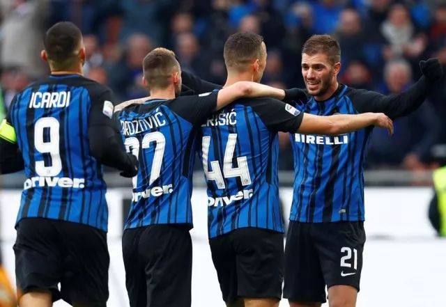 包含赛地聚焦：意甲冲刺阶段热度飙升；阿斯顿维拉门线救险；话题不断；球探报告显示潜力的词条