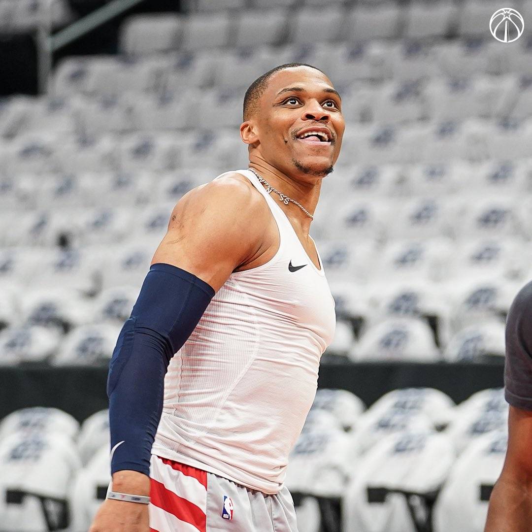 风云突变！布莱顿赛前手感冰凉，欧联版图或变，压力陡增，轮换策略成焦点的简单介绍