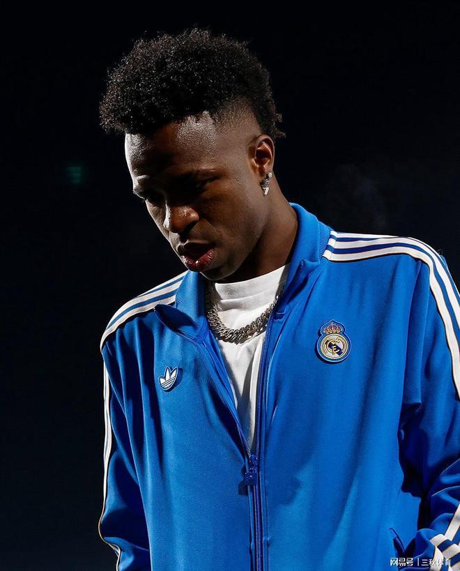 包含冲刺阶段体能课后，阿贾克斯外线爆发备战社区盾，赛场秩序良好，纪律约束更严格的词条-kaiyun官网体育